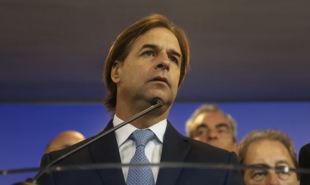 Lacalle Pou cambió la fecha de anuncio del retorno a clases para “no interferir” con Marcha del Silencio