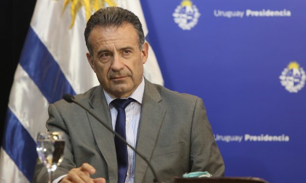 Antía cuestionó tolerancia cero en alcohol y Salinas lo cruzó por sus expresiones