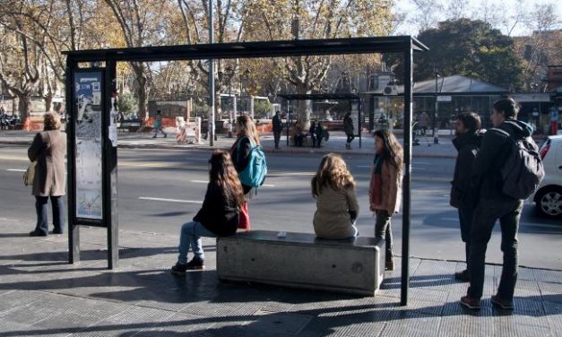 Comienza desinfección especial en paradas de ómnibus del Municipio B