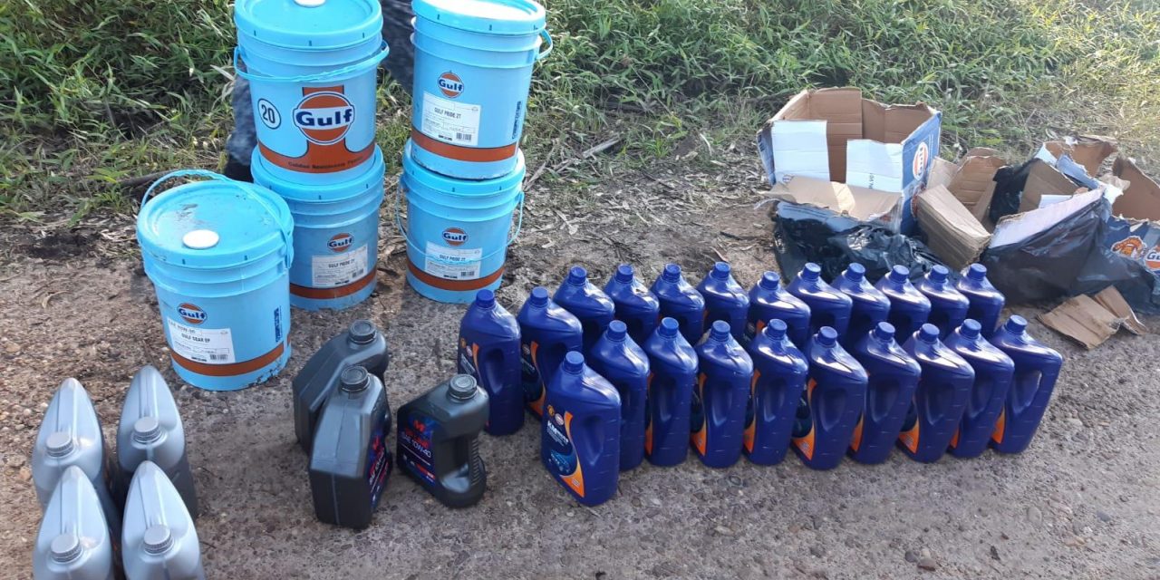 Prefectura de Salto incautó más de 200 litros de aceite de motor de contrabando