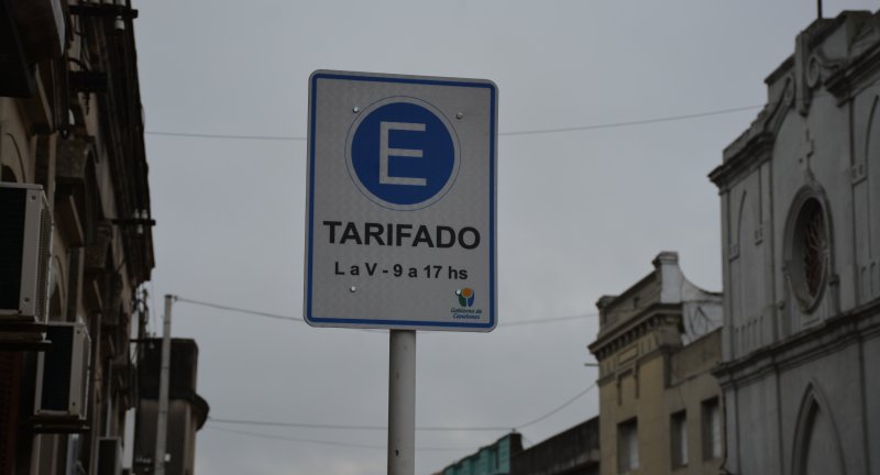 Desde este lunes se volverá a cobrar estacionamiento tarifado en Canelones