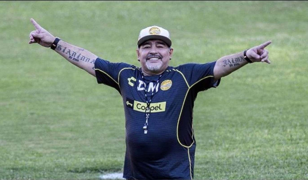 Luz verde para Maradona: seguirá como entrenador de Gimnasia y Esgrima La Plata hasta 2021