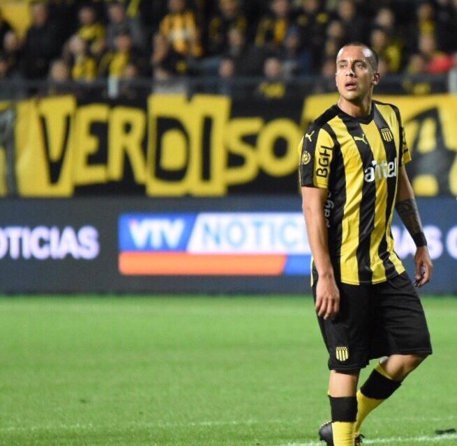 Sin minutos en cancha en 2020, Pereira se va de Peñarol