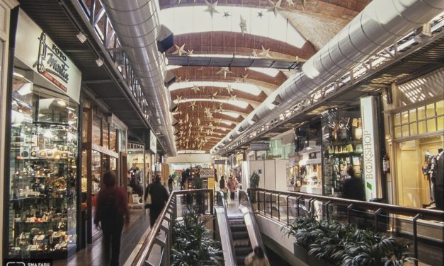 El alcohol en gel y el control de temperatura dejaron de ser obligatorios en los shoppings