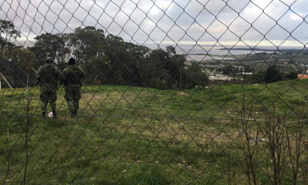 Ministro Javier García ordenó prohibir los celulares en las guardias militares