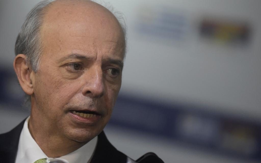 Ministro García dice que el Frente Amplio cuestionó su libertad de expresión
