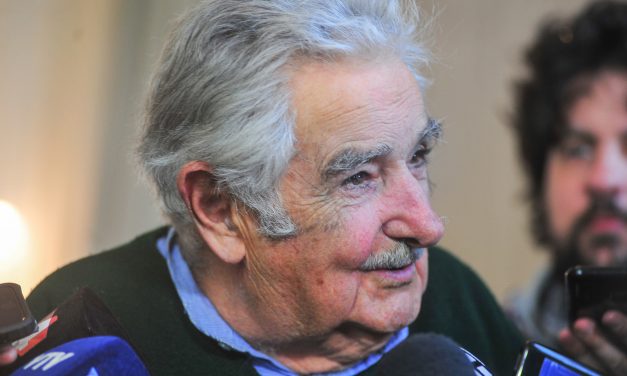 Mujica: «Cabildo Abierto boconeó que iba a bajar los sueldos a sus diputados, pero hasta ahora no lo he visto»