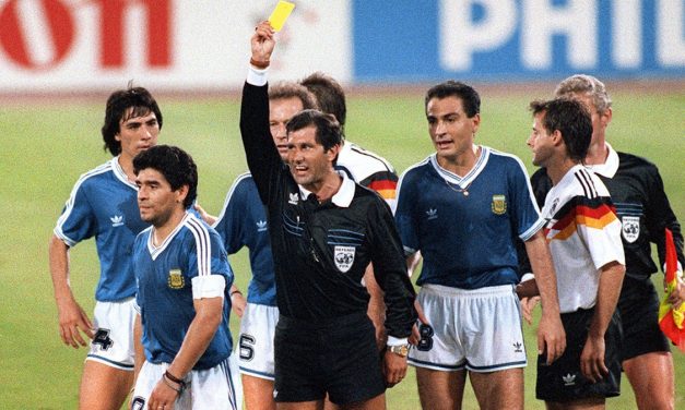 El juez de la final de Italia 90 afirmó que cobró el penal porque lo vio