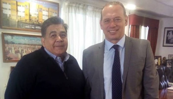 Escándalo en Buenos Aires con intendente Ishii; su personal vende «falopas» con ambulancias