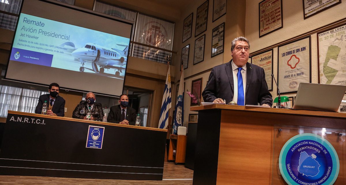 García confirmó que el avión presidencial se volverá a subastar el 15 de octubre