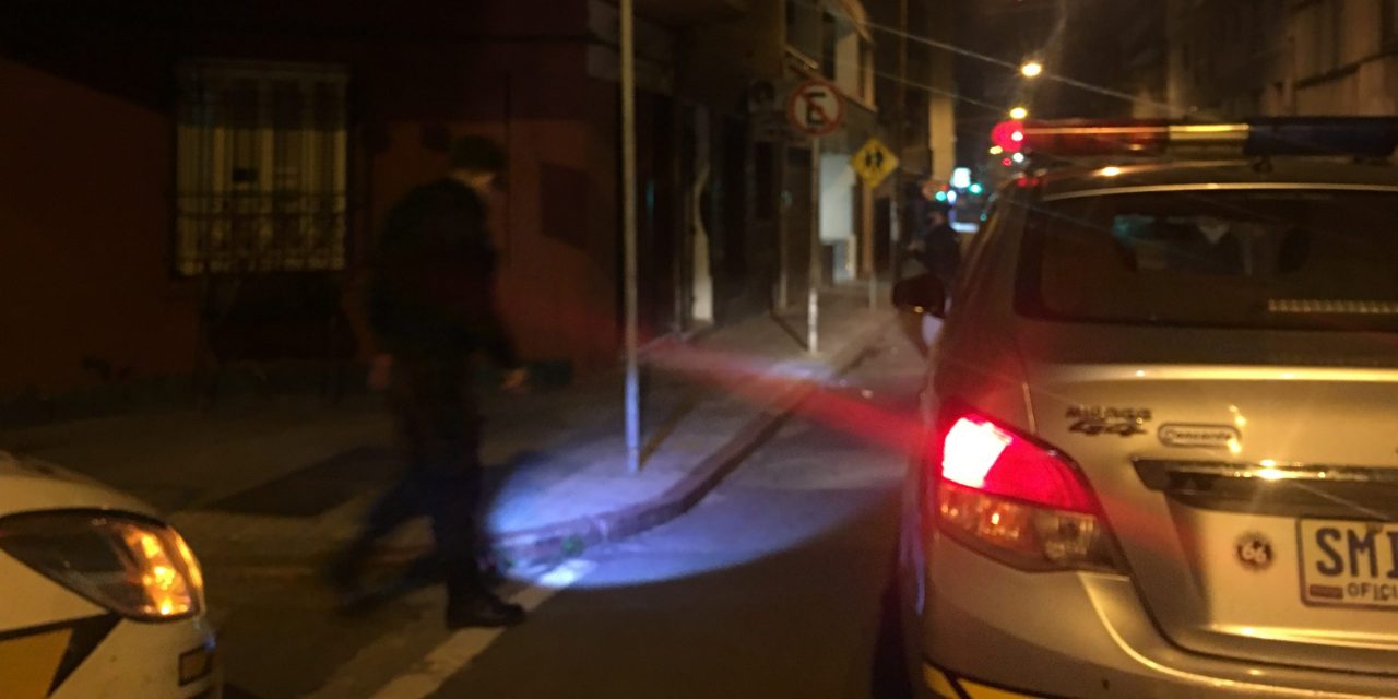 Delincuentes balearon toda una cuadra en Cordón: tres detenidos y heridos