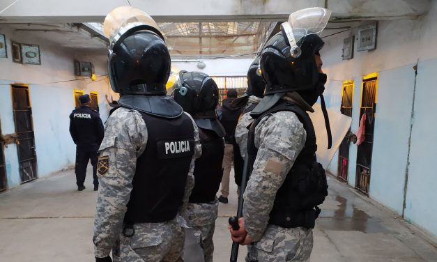 Se incautaron 440 cortes, 8 celulares y 24 litros de escabio en requisa en Penal de Libertad