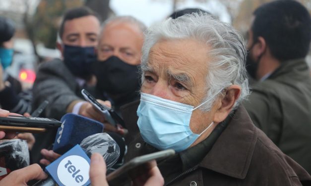 Votó Mujica y dijo que Lacalle intervino en la campaña