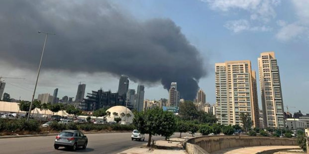Nuevo incendio en el puerto de Beirut a un mes de la explosión que dejó casi 200 muertos
