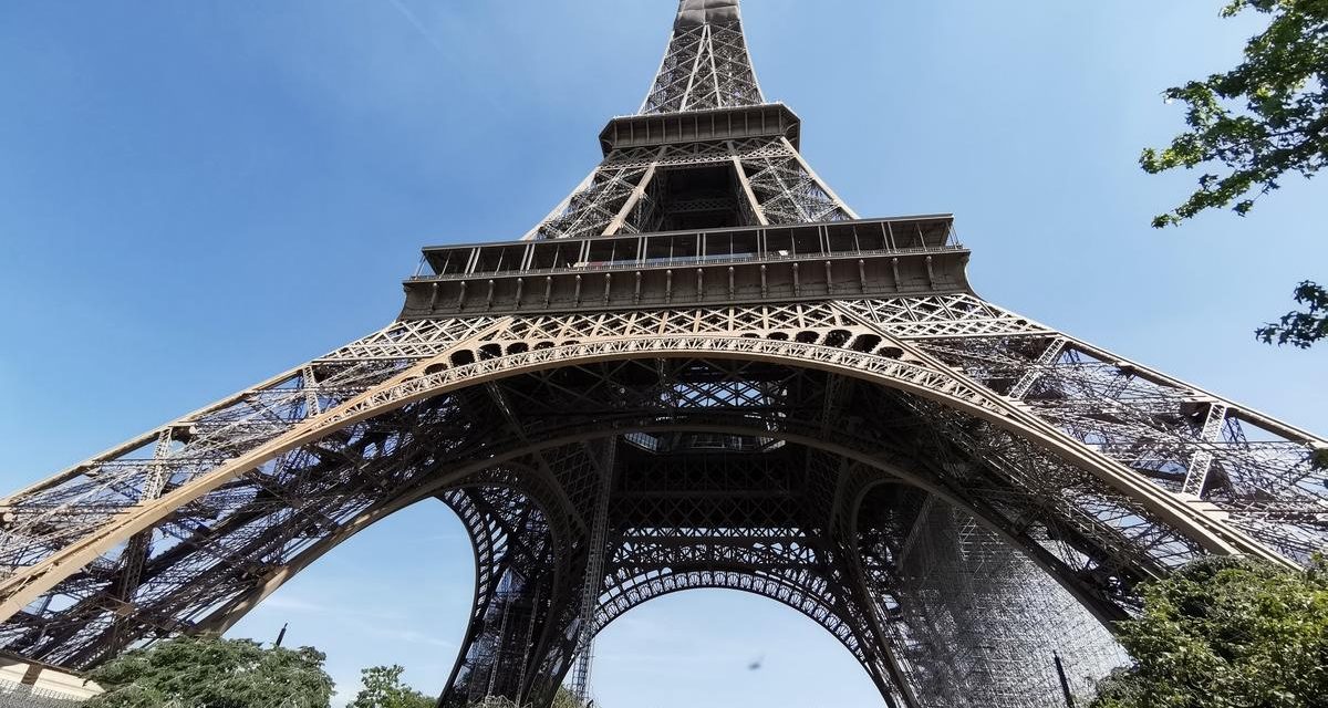 La Torre Eiffel reabre sus puertas luego de ser evacuada por alerta de bomba