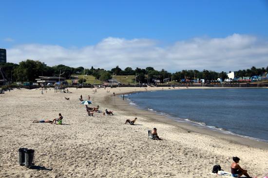 Una playa nudista en Montevideo