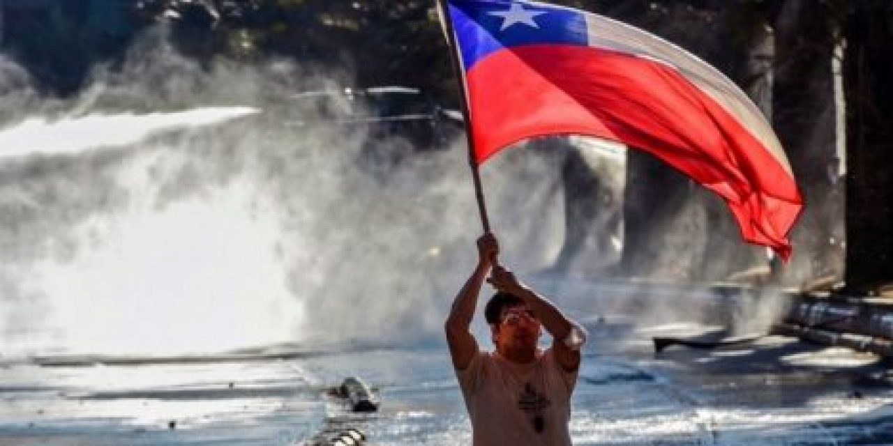 «Lo que pasó en Chile fue un proceso de Des-Constitución»