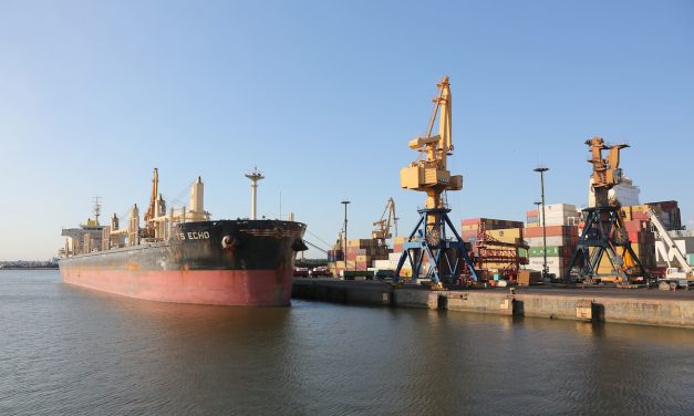 ANP comienza a desguazar los barcos abandonados en la bahía de Montevideo