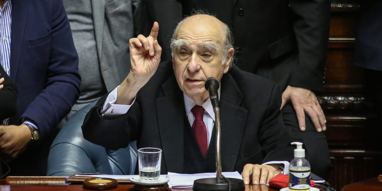 Sanguinetti en su despedida del Parlamento destacó: “Hemos gobernado los tres partidos pacíficamente”