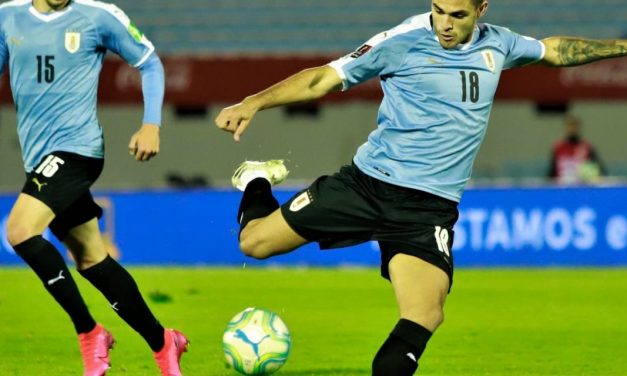 Conmebol publicó el diálogo entre el árbitro y los jueces del VAR en el partido de Uruguay contra Chile