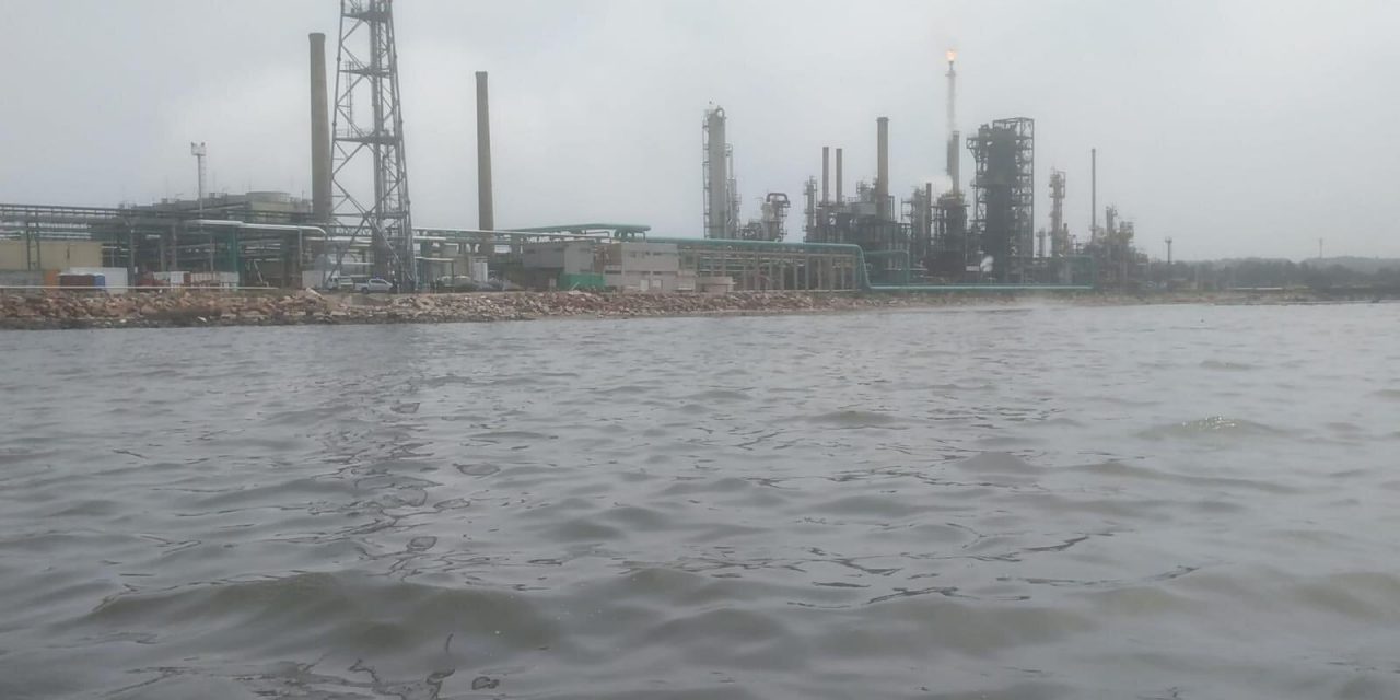 Armada procura identificar el cuerpo encontrado en zona costera de refinería La Teja