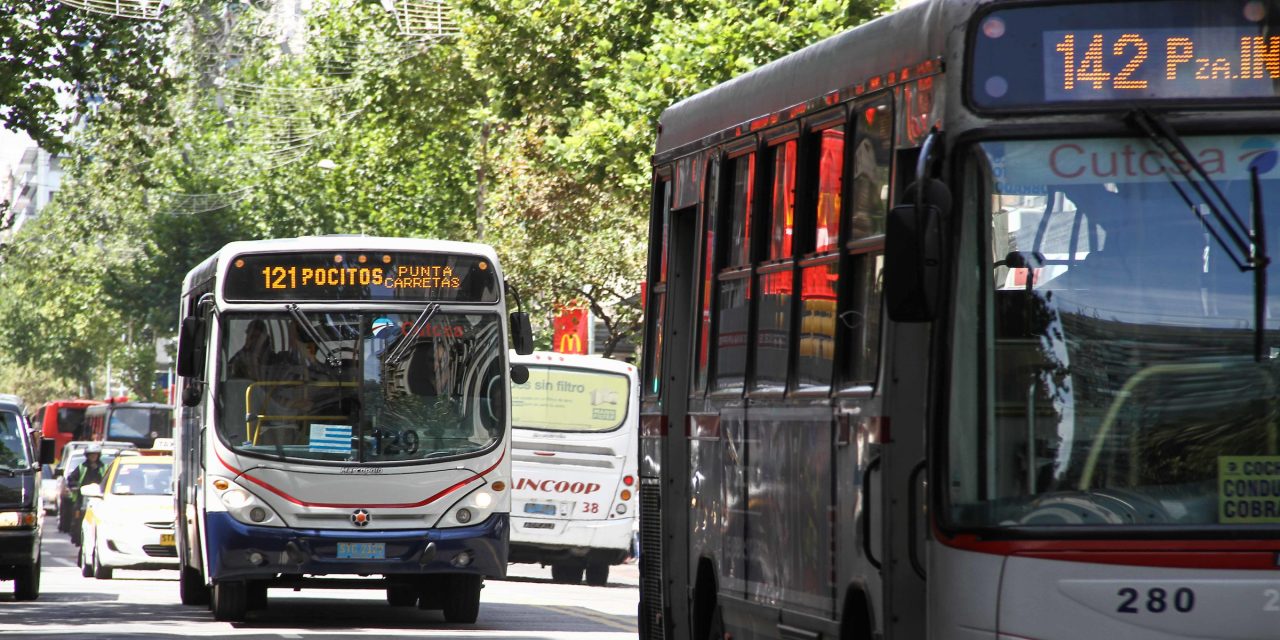 Usuarios del transporte proponen alternativas para evitar la eliminación de radios en ómnibus capitalinos
