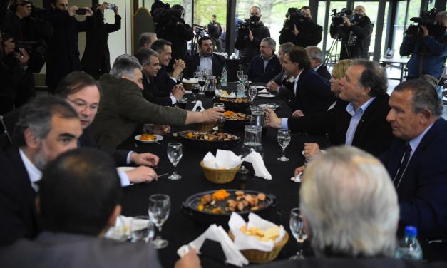 Lacalle Pou se reunió con los intendentes nacionalistas electos y dio un mensaje de unidad