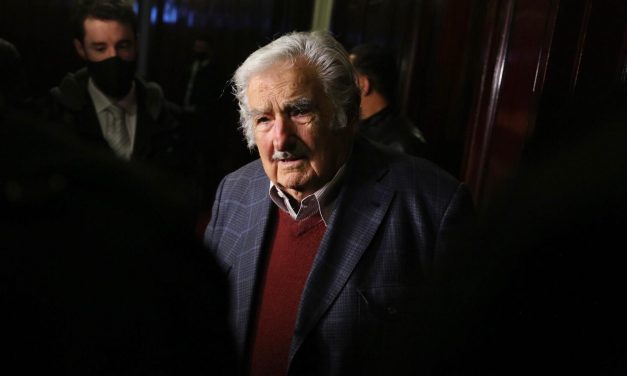 «El Parlamento es una sopa boba porque no pasa nada»: las últimas palabras de Mujica en el Senado