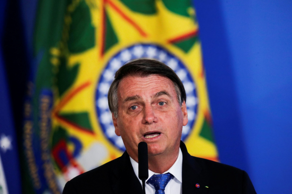 Bolsonaro fue internado de urgencia por presentar fuertes dolores abdominales