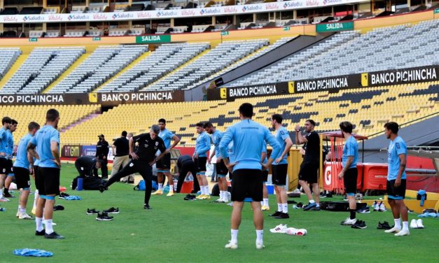 Tabárez hace cambios, la selección ya está en Quito