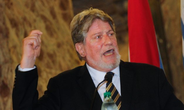 Hierro López: «Se exagera todo lo que ocurre en torno a Cabildo Abierto»