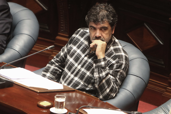 Andrade: «Uruguay no se puede acostumbrar a tener 60 muertos por día por una enfermedad que es evitable»