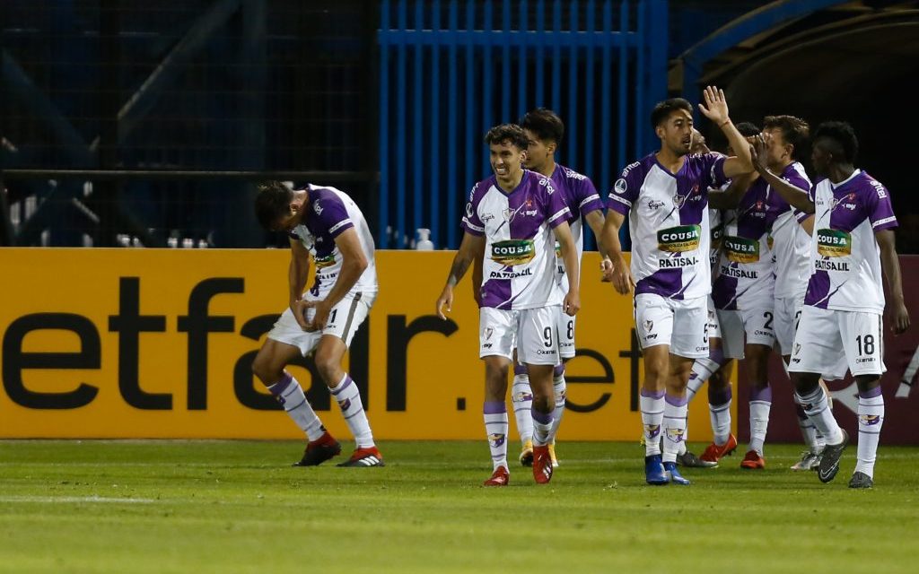 Fénix cayó 4-1 frente a Independiente