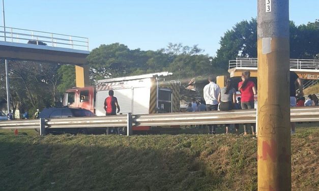 Por un “quebranto de salud” no pudo declarar el conductor del camión que tiró un puente peatonal en La Teja