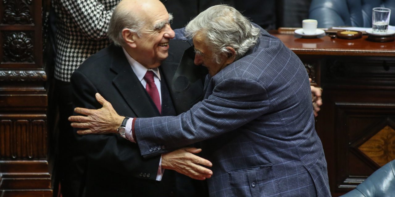 Sanguinetti y Mujica sacarán un libro juntos como señal de unidad y convivencia de la clase política