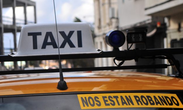 Taxistas paran tras la muerte de dos trabajadores, uno en Paysandú y otro en San Ramón