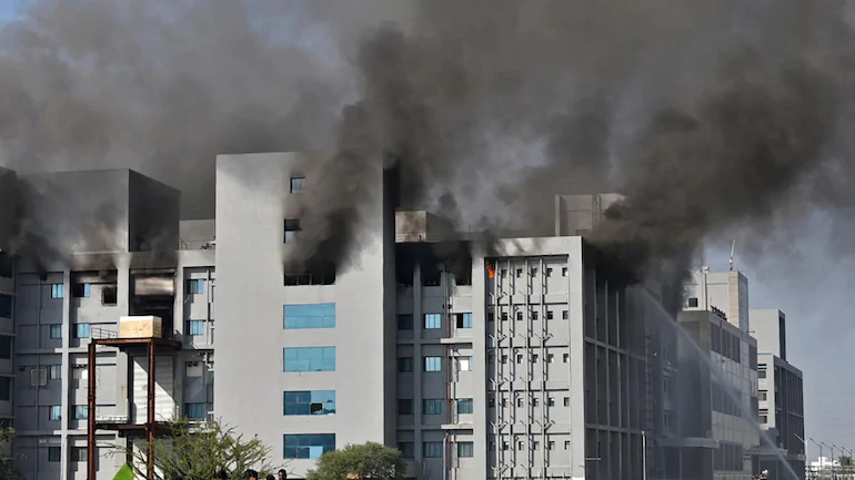 Se incendió la fábrica de vacunas más grande del mundo y murieron cinco personas