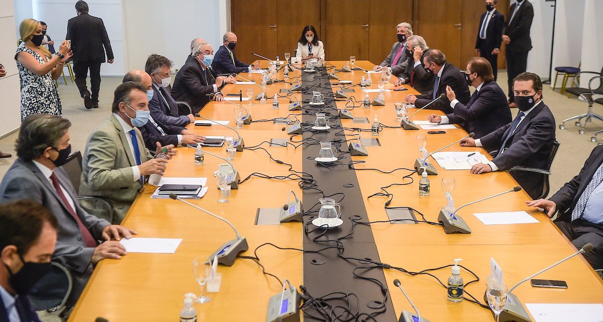 Consejo de Ministros trató una eventual solución para evitar descuentos salariales a funcionarios en cuarentena 