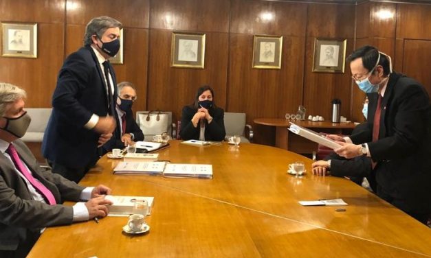 Uriarte y Bustillo recibieron al embajador de China para analizar evolución de exportaciones uruguayas al país asiático