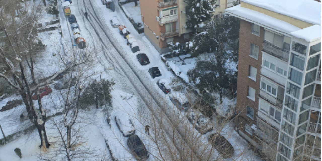 “Toda la nieve que cayó se puede convertir en hielo y es lo peligroso”: La experiencia de un uruguayo en Madrid
