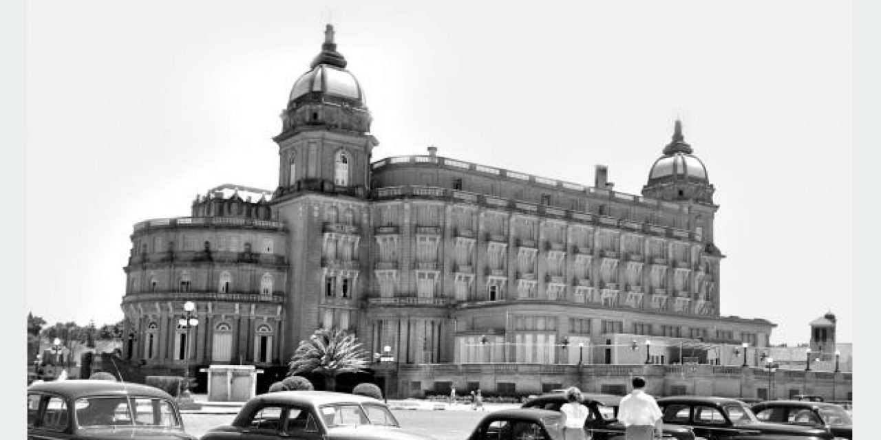 A 100 años de la época dorada del Hotel Carrasco y su lucha por seguir en pie