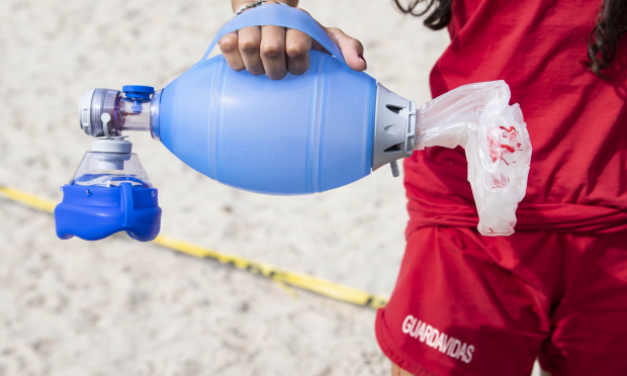 Por primera vez usaron un respirador artificial para reanimar a una persona en la playa