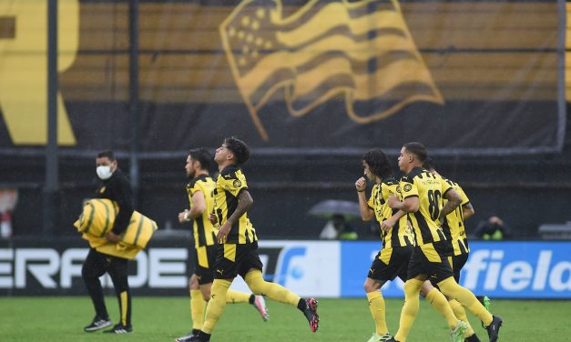 Peñarol declaró persona no grata al representante de Matías Mir, Sebastián Revetria