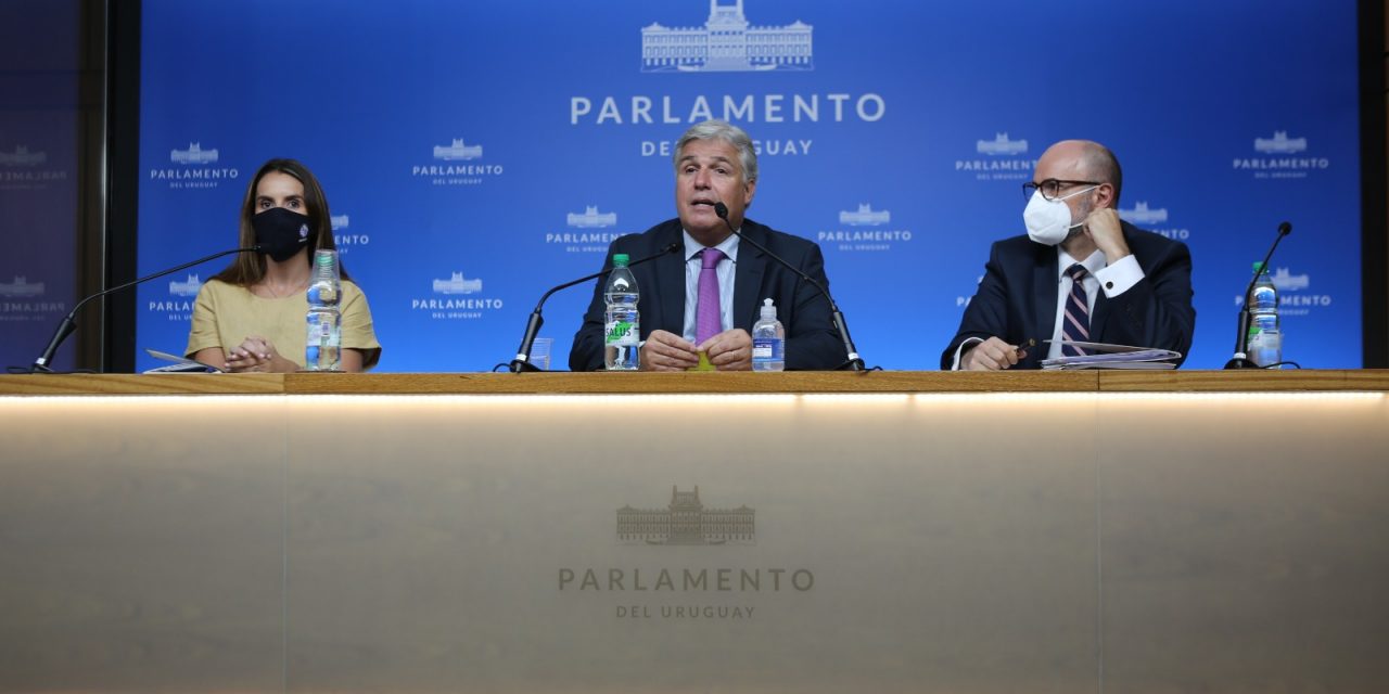 Bustillo dijo que el acuerdo Mercosur –Unión Europea “no está cerrado”
