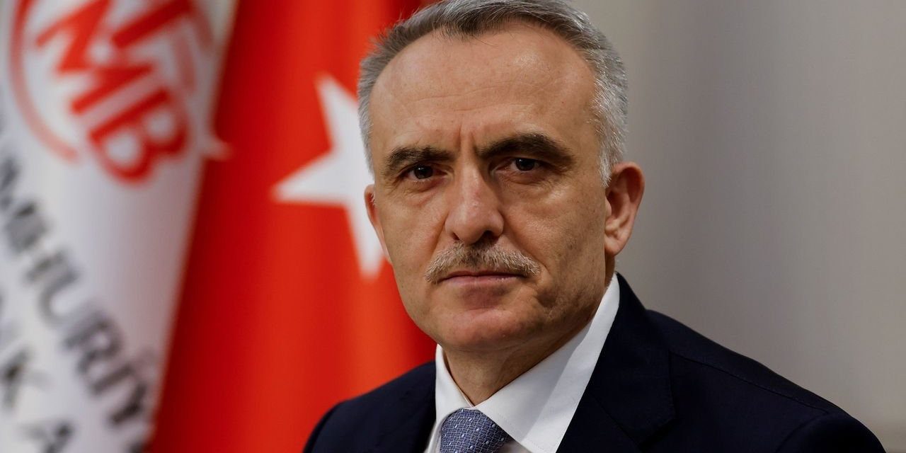El presidente de Turquía cesó al responsable del Banco Central y la lira cayó un 15%