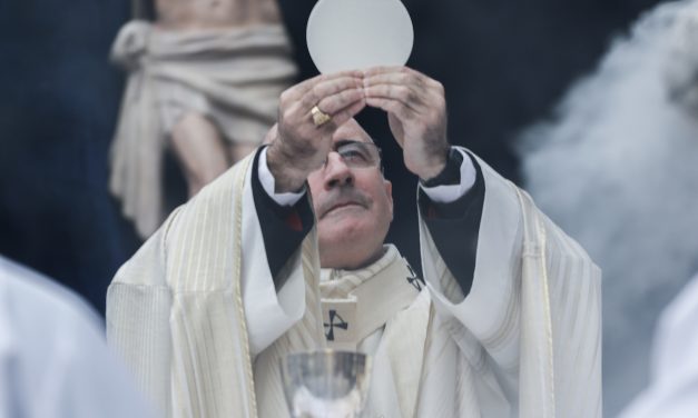 Sturla le pidió a los santos que “concedan la lluvia”