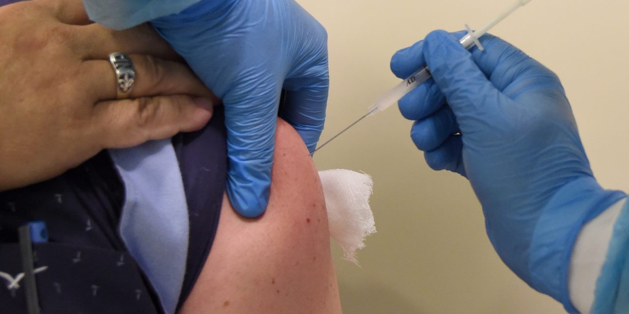 Más de 3 mil personas se vacunaron en residenciales; desde el lunes 60 móviles ampliarán la cobertura