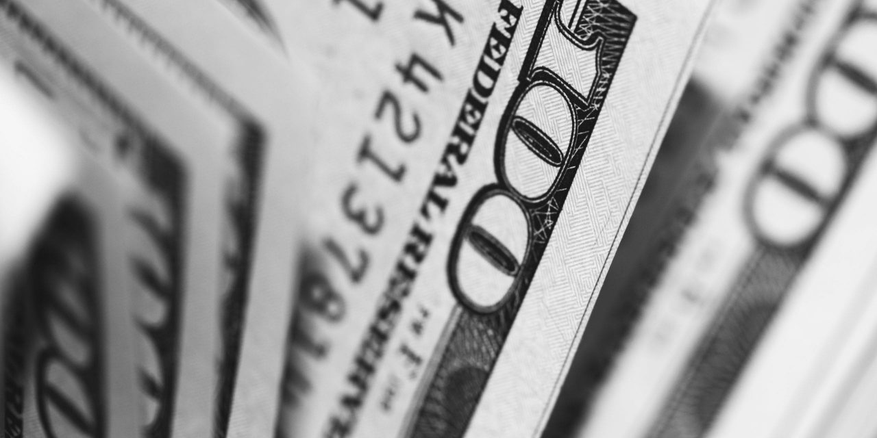 El aumento del dólar: la columna de Julio Carzoglio