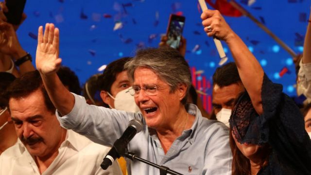 Ganó Guillermo Lasso en Ecuador y Lacalle Pou fue de los primeros mandatarios en felicitarlo
