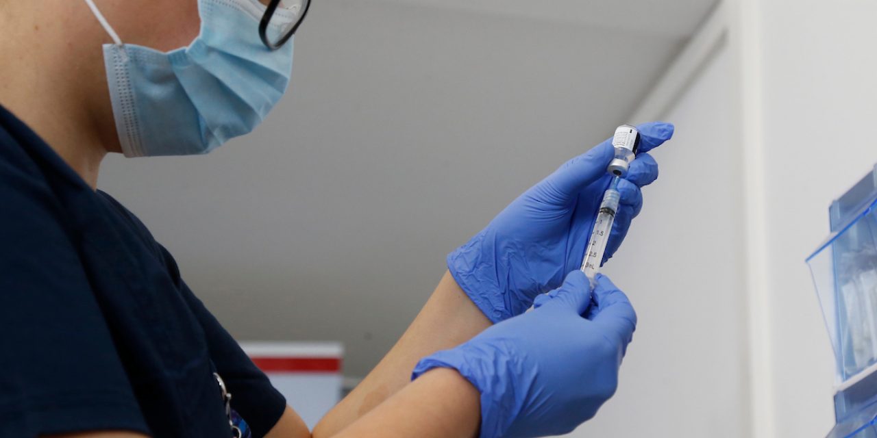 MSP informó que el personal de salud debe vacunarse hoy con la segunda dosis de Pfizer